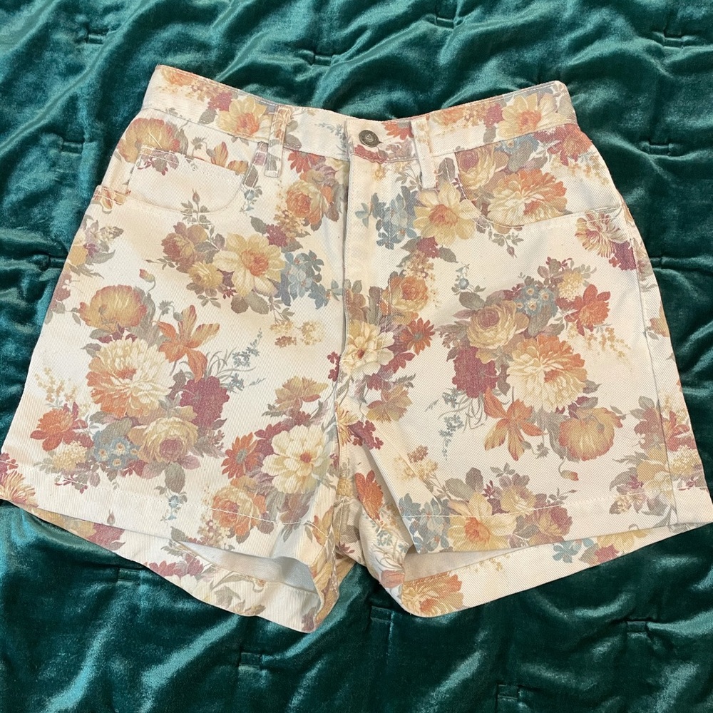 Vintage high waisted shorts
